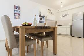 The Haneviim Court - Isrentals