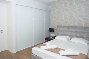 The Haneviim Court - Isrentals