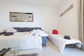 The Haneviim Court - Isrentals