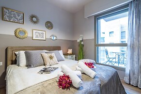 The Haneviim Court - Isrentals