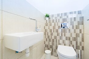 The Haneviim Court - Isrentals