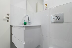 The Haneviim Court - Isrentals