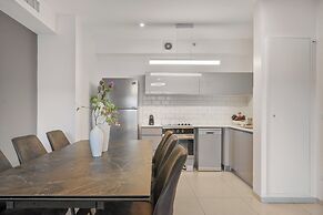 The Haneviim Court - Isrentals