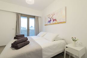 The Haneviim Court - Isrentals