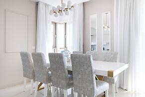 The Haneviim Court - Isrentals