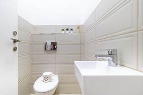 The Haneviim Court - Isrentals