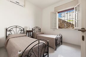 614 Riva degli Angeli by Barbarhouse