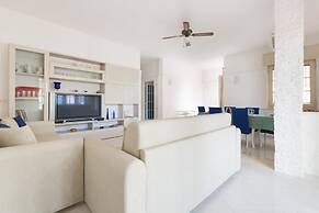 614 Riva degli Angeli by Barbarhouse