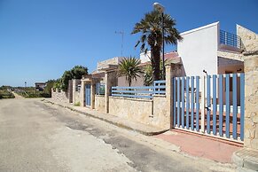 614 Riva degli Angeli by Barbarhouse