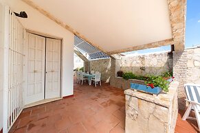 614 Riva degli Angeli by Barbarhouse