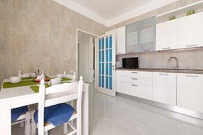 614 Riva degli Angeli by Barbarhouse