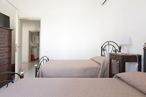 614 Riva degli Angeli by Barbarhouse