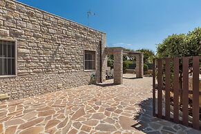 937 Riva del Conte by Barbarhouse