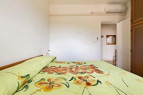 937 Riva del Conte by Barbarhouse