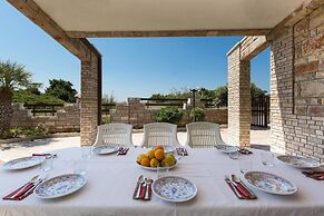 937 Riva del Conte by Barbarhouse