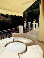 Villa Ampelaki (30 meters to the beach)