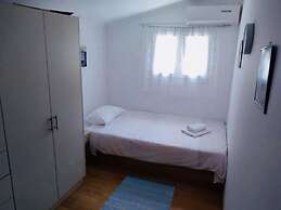 Villa Ampelaki (30 meters to the beach)