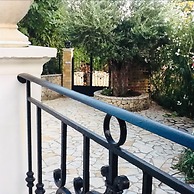 Villa Ampelaki (30 meters to the beach)