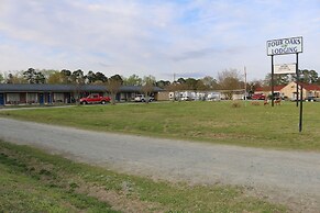 Four Oaks Lodging & RV Resort