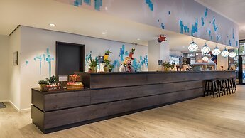 Holiday Inn - the niu, Welly Kiel