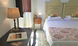 Los Canaritos Guest-House