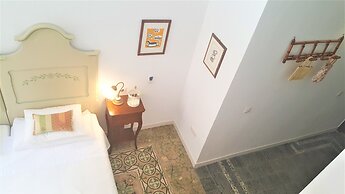 Los Canaritos Guest-House