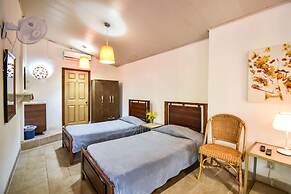 Jacaranda Hotel & Jungle Garden