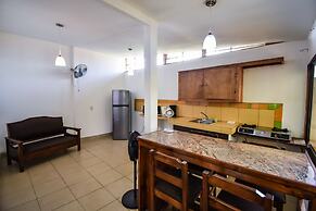 Jacaranda Hotel & Jungle Garden