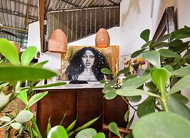 Jacaranda Hotel & Jungle Garden