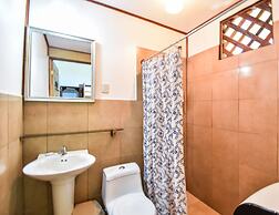 Jacaranda Hotel & Jungle Garden