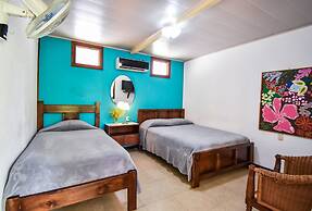 Jacaranda Hotel & Jungle Garden