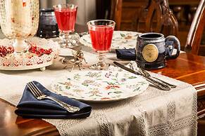 Honeybee Inn Bed & Breakfast