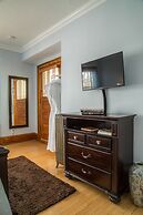 Honeybee Inn Bed & Breakfast