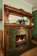 Honeybee Inn Bed & Breakfast