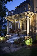 Honeybee Inn Bed & Breakfast