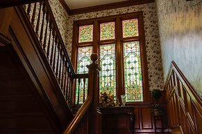 Honeybee Inn Bed & Breakfast