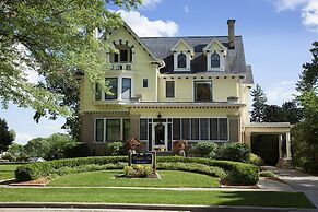 Honeybee Inn Bed & Breakfast