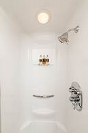 Honeybee Inn Bed & Breakfast