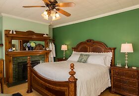 Honeybee Inn Bed & Breakfast