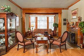 Honeybee Inn Bed & Breakfast