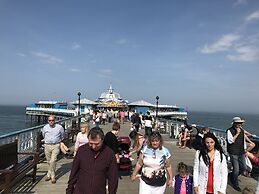 The New Alexandra Hotel