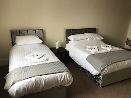 The New Alexandra Hotel