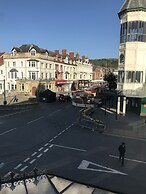 The New Alexandra Hotel