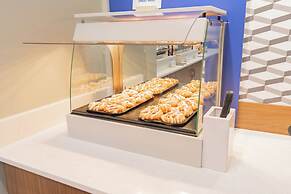 Holiday Inn Express & Suites Marion by IHG