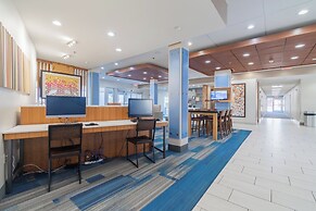 Holiday Inn Express & Suites Marion by IHG