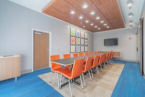 Holiday Inn Express & Suites Marion by IHG