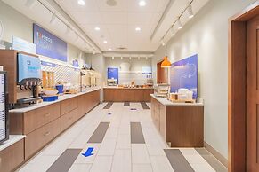 Holiday Inn Express & Suites Marion by IHG