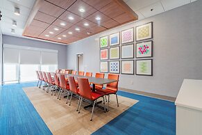 Holiday Inn Express & Suites Marion by IHG