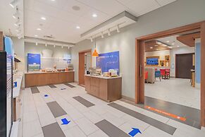 Holiday Inn Express & Suites Marion by IHG
