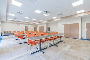 Holiday Inn Express & Suites Marion by IHG
